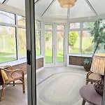Holiday home The Willows With Parking *