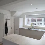 Holiday home The Willows With Parking *