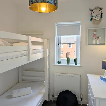 Holiday home The Willows With Parking *