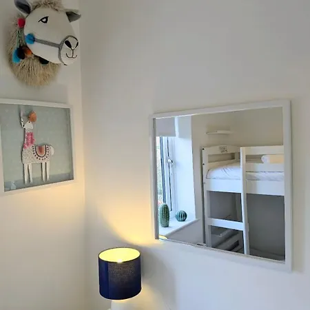 The Willows With Parking Holiday home