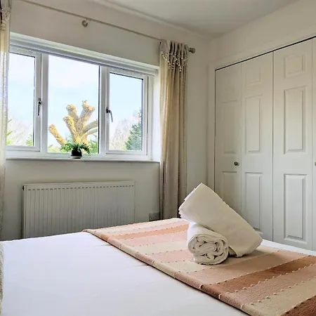 Holiday home The Willows With Parking York