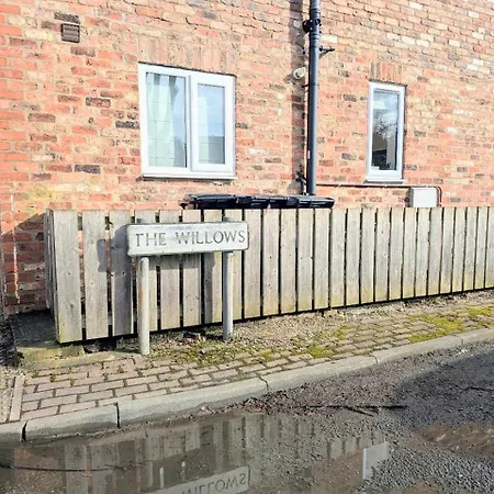 The Willows With Parking *