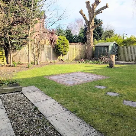 The Willows With Parking Holiday home *