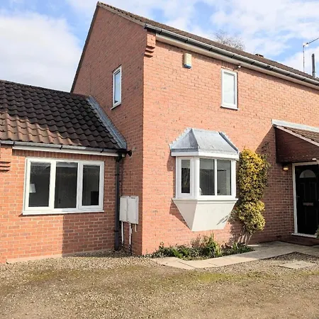 Holiday home The Willows With Parking York