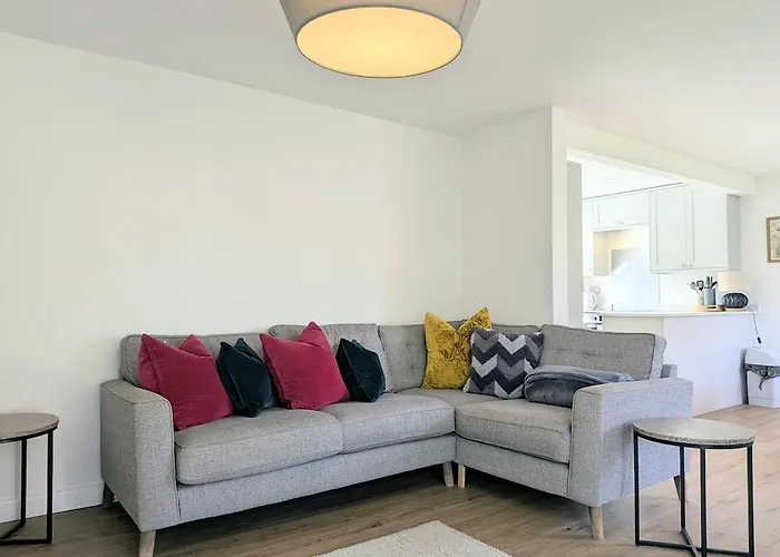 The Willows With Parking *