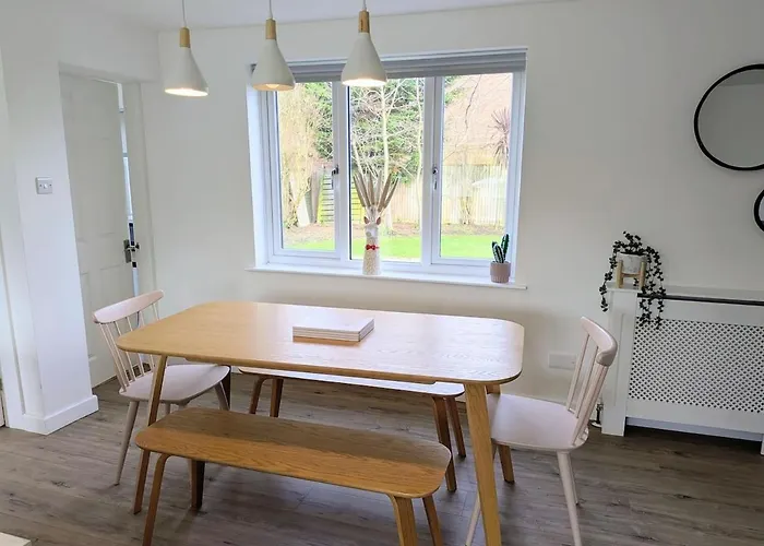 The Willows With Parking * 约克