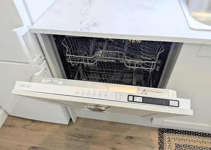 The Willows With Parking בית נופש