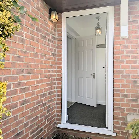 The Willows With Parking Holiday home