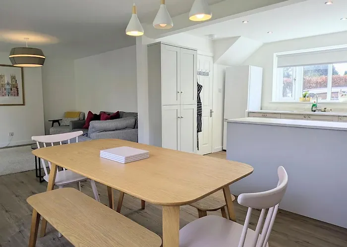 Holiday home The Willows With Parking *