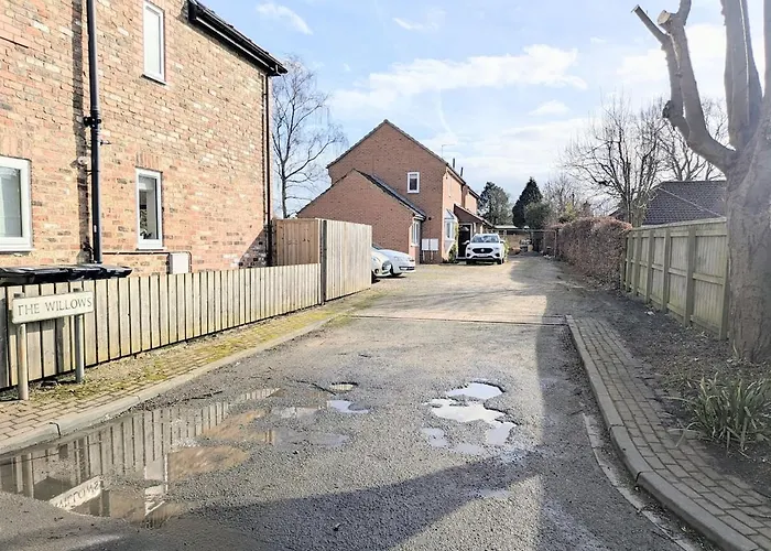 Holiday home The Willows With Parking York