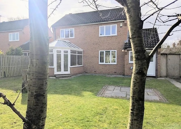 The Willows With Parking Holiday home