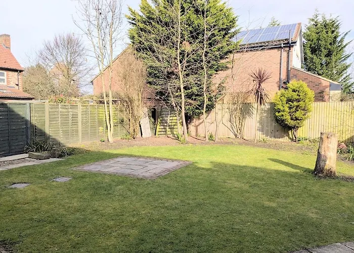 The Willows With Parking Holiday home York